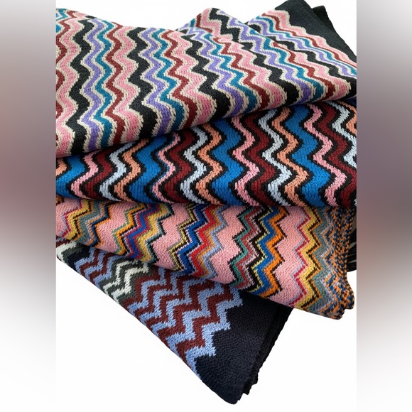 ♥️😍♥️ Missoni multi coloured scarf - Picture 6 of 6